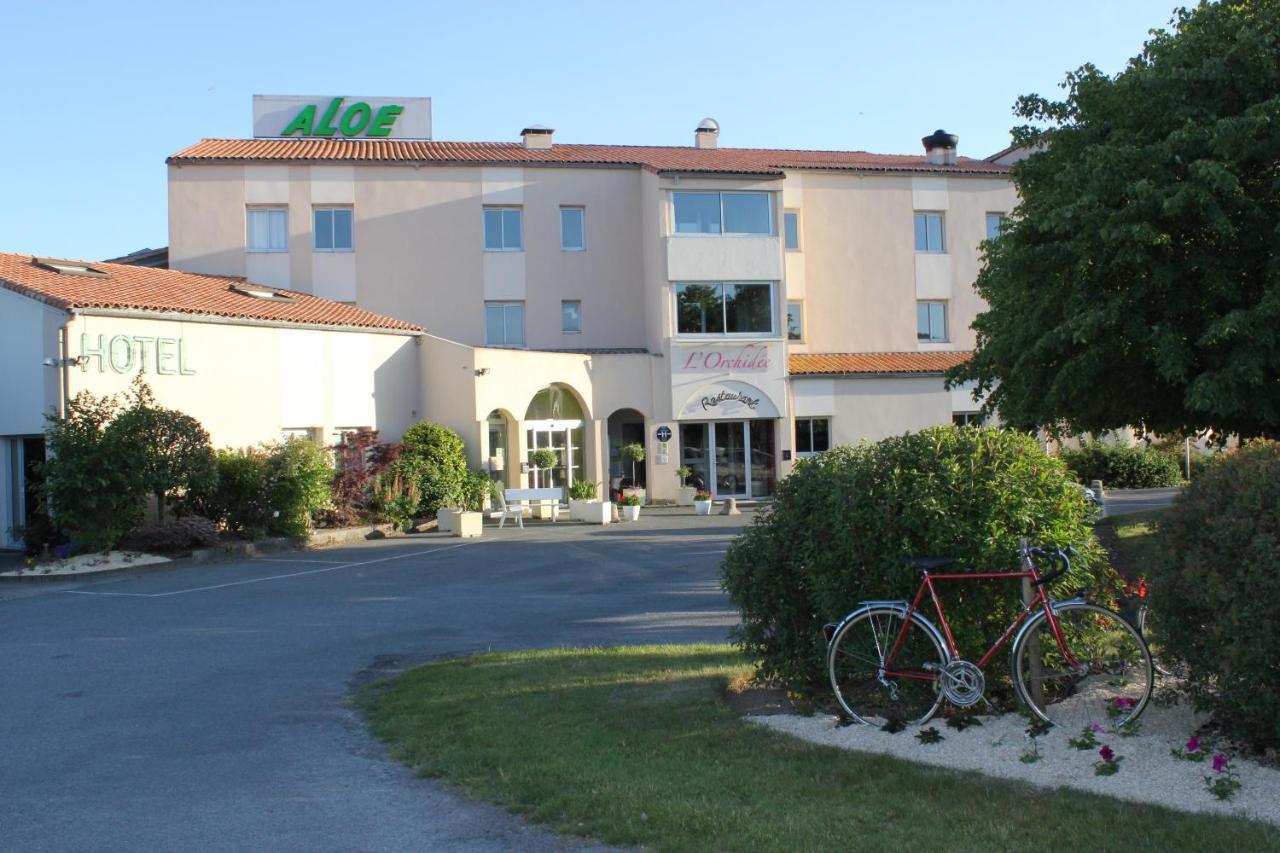 Logis Hotel Restaurant Aloe Les Herbiers Exteriör bild