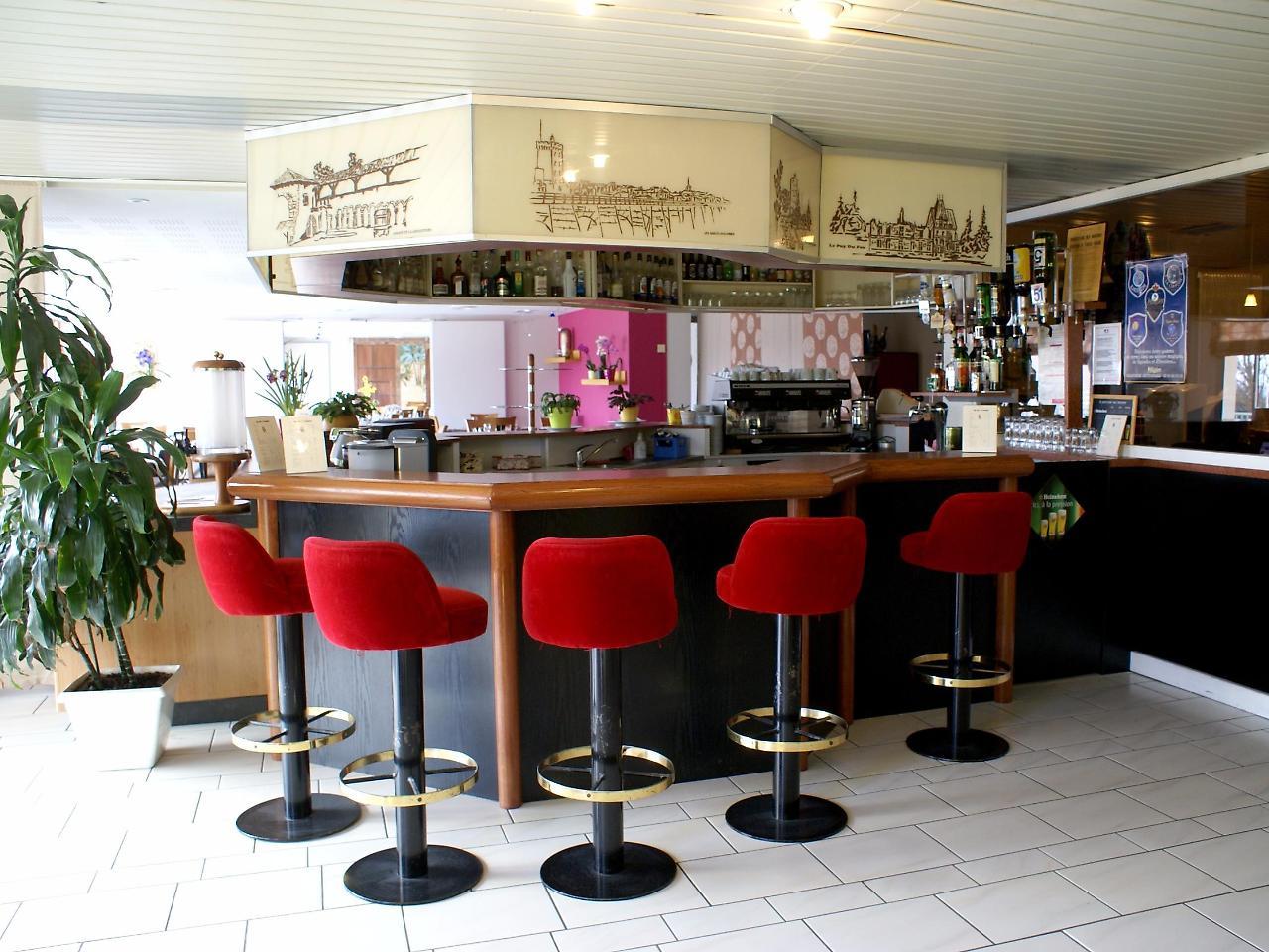Logis Hotel Restaurant Aloe Les Herbiers Exteriör bild