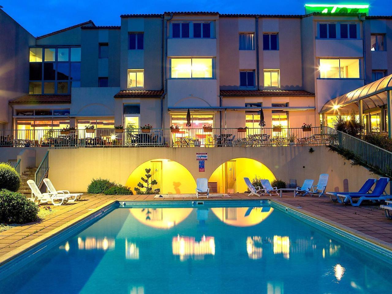 Logis Hotel Restaurant Aloe Les Herbiers Exteriör bild