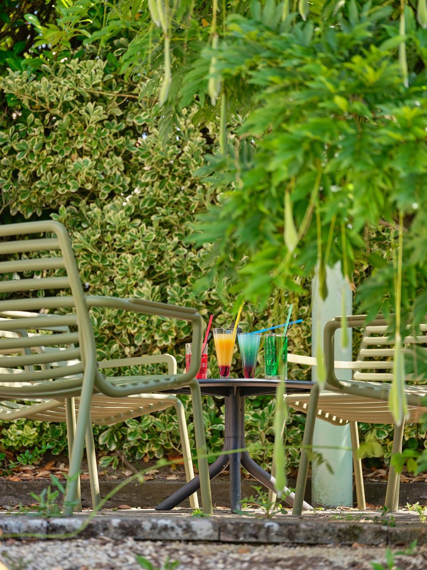 Logis Hotel Restaurant Aloe Les Herbiers Exteriör bild